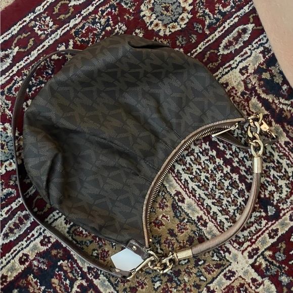 Michale Kor’s classic purse - Picture 3 of 5